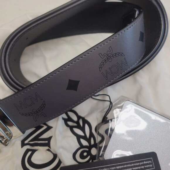 MCM Black Leather Reversible Belt with Silver Logo Buckle New w/ Dustbag Tags - Picture 4 of 11